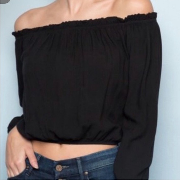 Brandy Melville off the shoulder top bundle - Picture 5 of 8